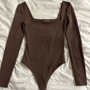 Aritzia Babaton square neck bodysuit.
